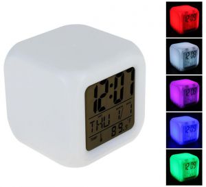 Wielofunkcyjny Świecący Zegarek "KAMELEON" + Budzik + Termometr + Kalendarz + Duży Ekran LCD.