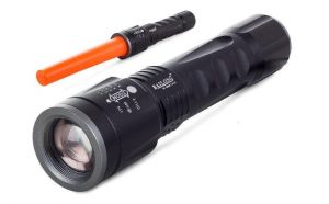 Metalowa Latarka Taktyczna SWAT LED + Świetlik Nawigujący, ZOOM, SOS, Alfabet Morse\'a - Zasięg 600m!